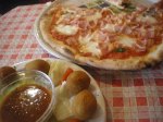 La Tarantella: pizza de pernil i olives farcides
